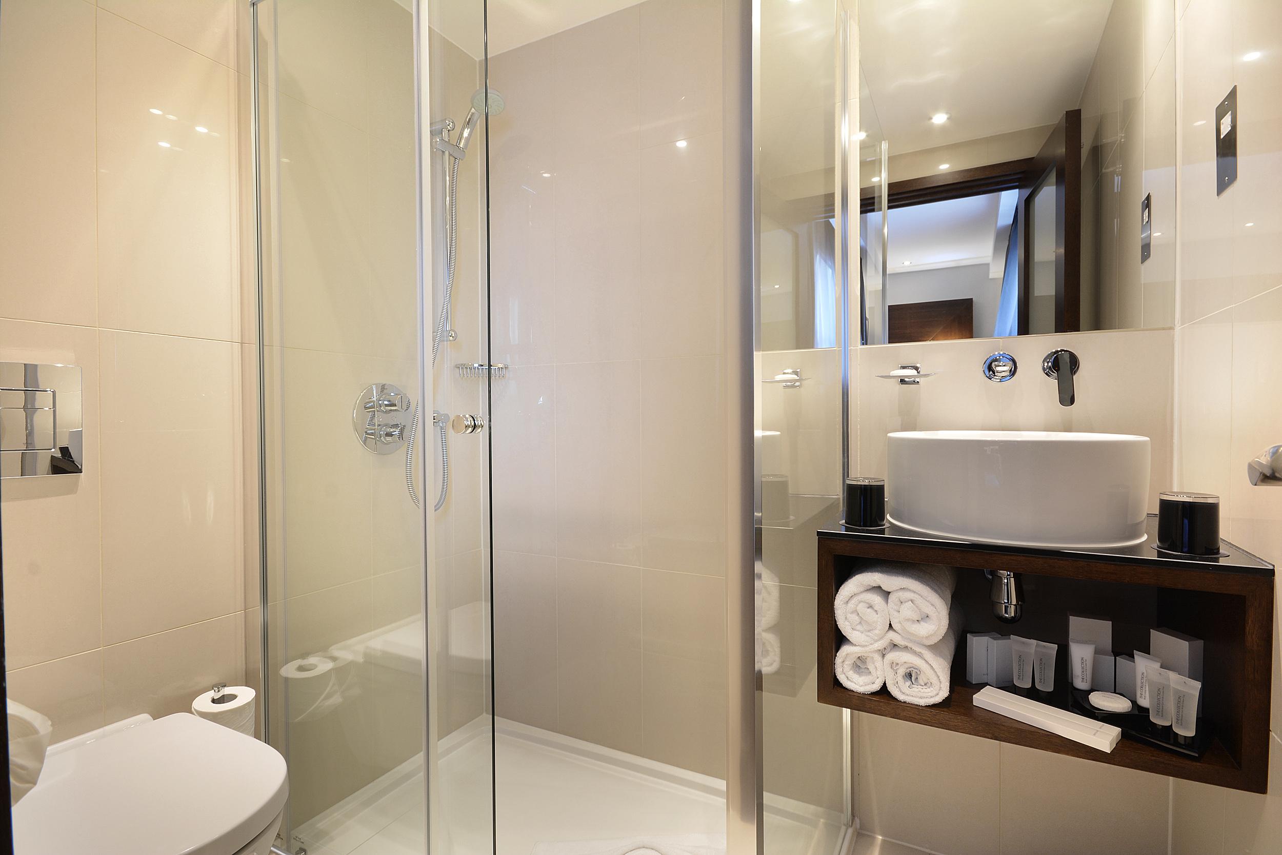 Hotel Park Grand London Lancaster Gate Zewnętrze zdjęcie A shower cubicle