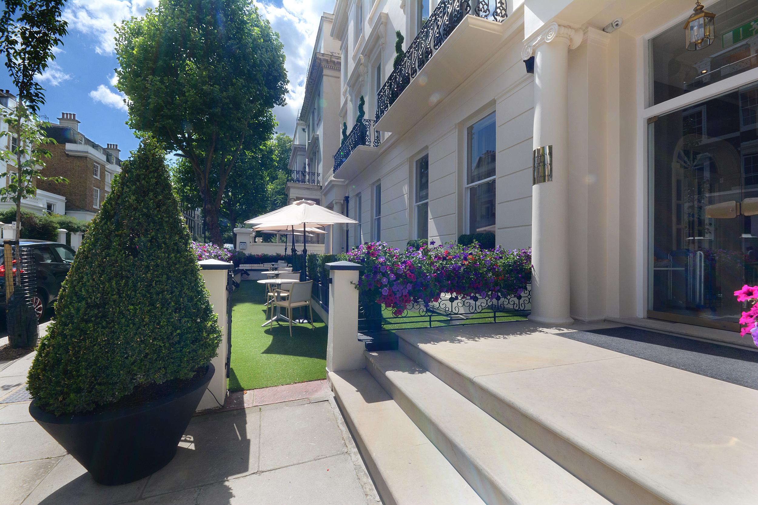 Hotel Park Grand London Lancaster Gate Zewnętrze zdjęcie The courtyard at 100 Eaton Square