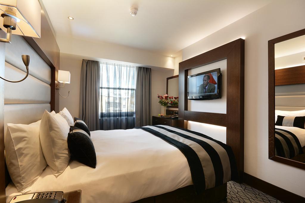 Hotel Park Grand London Lancaster Gate Zewnętrze zdjęcie A bedroom at the hotel