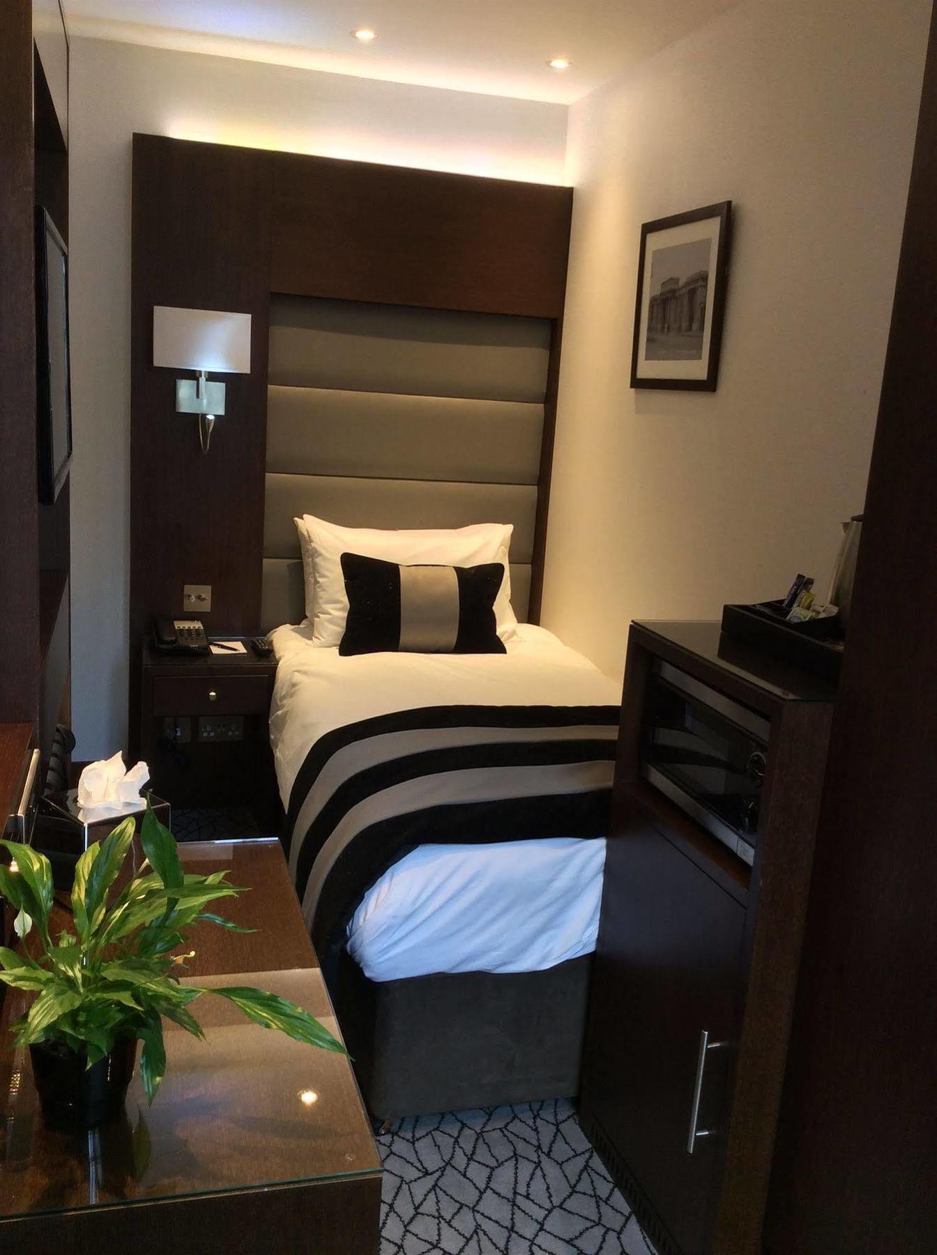 Hotel Park Grand London Lancaster Gate Zewnętrze zdjęcie A single room at the hotel