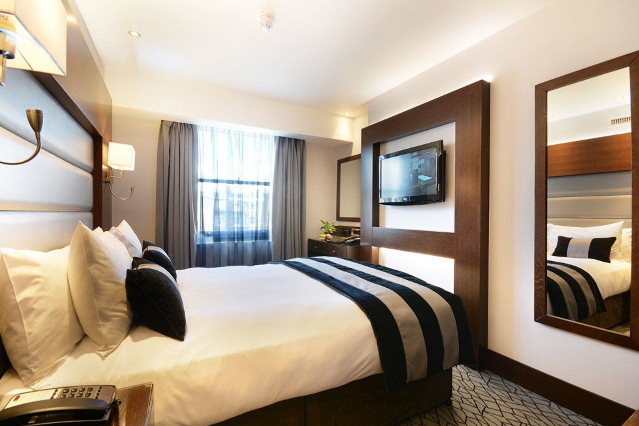 Hotel Park Grand London Lancaster Gate Zewnętrze zdjęcie A bedroom at the hotel